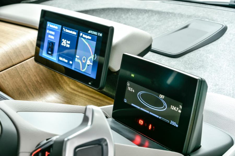 Детали интерьера BMW i3s (I01) 2019 года  (ZA) (фото 14 из 35)